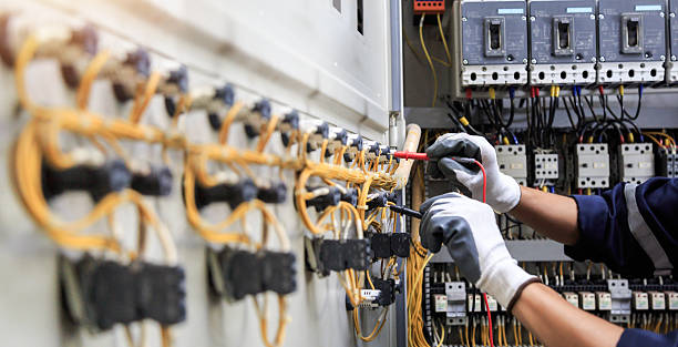 Professional Electrician technician working in Franklin County County, GA